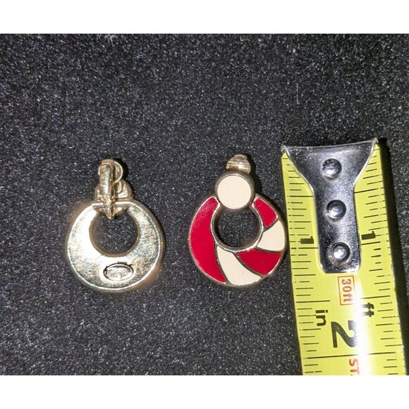 Trifari Vintage Red & Gold Clip-On Earrings - Picture 5 of 7